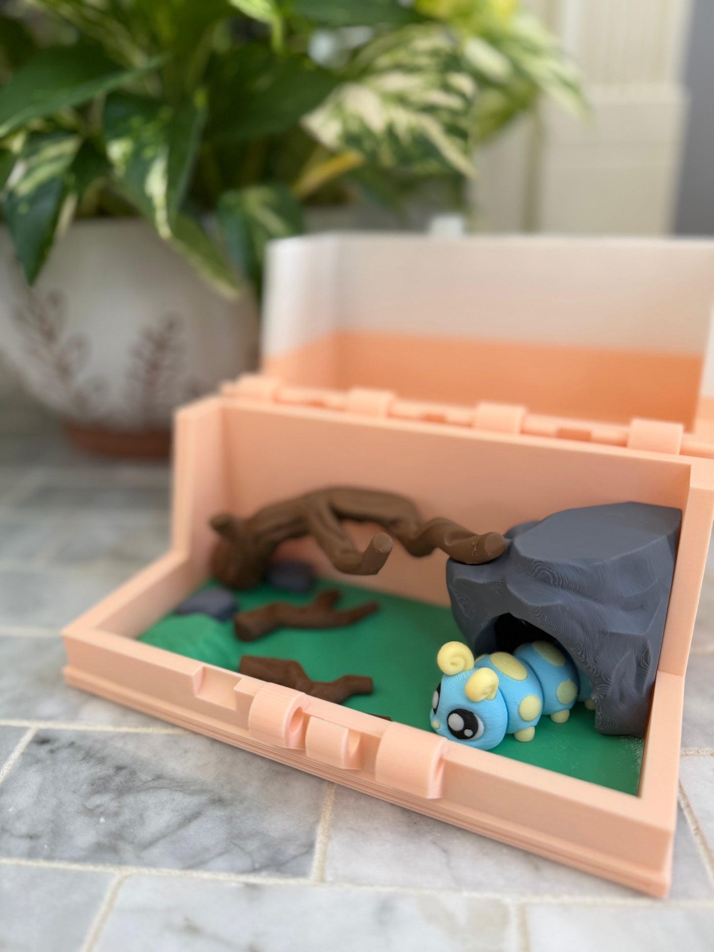Caterpillar + Bug Catcher/Container